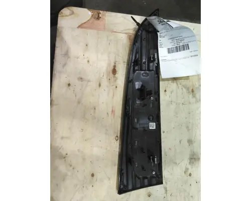 FORD F650SD (SUPER DUTY) HOOD ORNAMENT