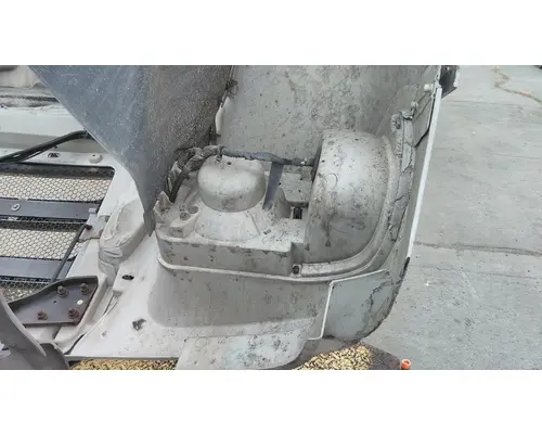 FORD F650SD (SUPER DUTY) HOOD