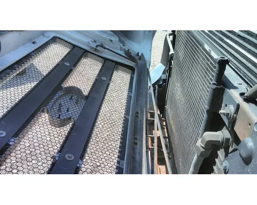 FORD F650SD (SUPER DUTY) HOOD