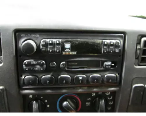 FORD F650SD (SUPER DUTY) RADIO AMFMCASSETTE