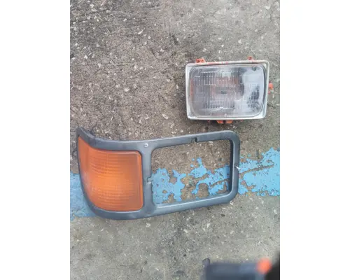 FORD F650SD (SUPER DUTY) TURN SIGNAL LIGHT