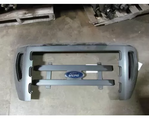 FORD F650 Grille