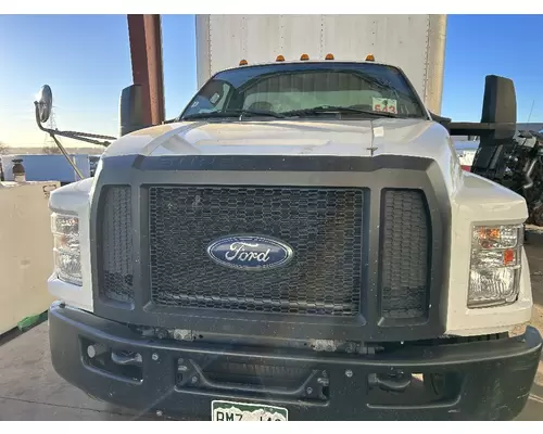 FORD F650 Grille