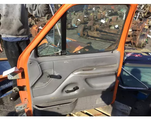 FORD F700 1987-1999 DOOR ASSEMBLY, FRONT