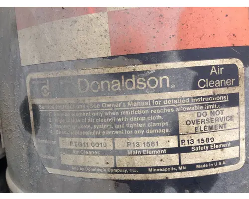 FORD F700 Air Cleaner