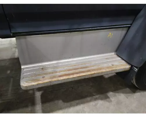 FORD F700 CAB STEP