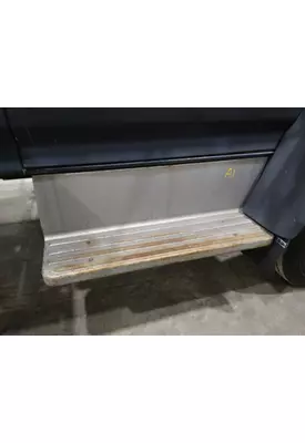 FORD F700 CAB STEP