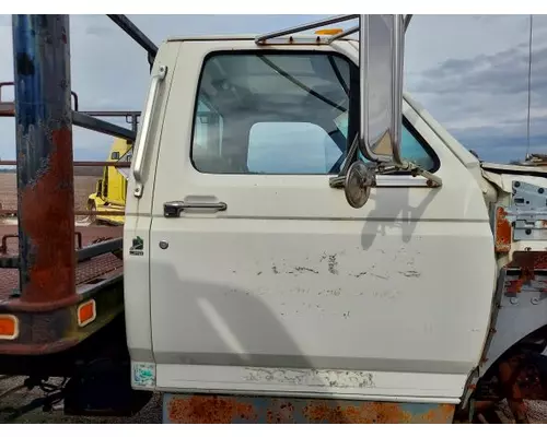 FORD F700 DOOR ASSEMBLY, FRONT