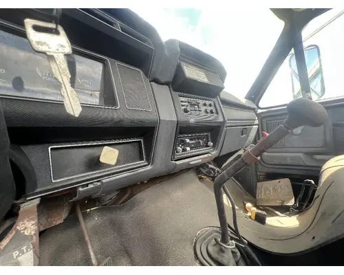 FORD F700 Dash Assembly