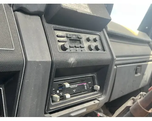 FORD F700 Dash Assembly