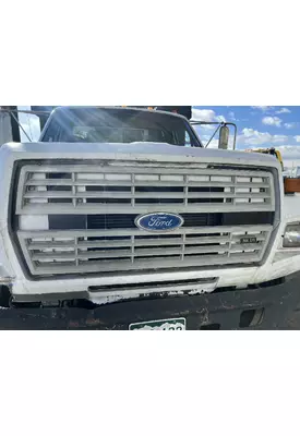 FORD F700 Grille