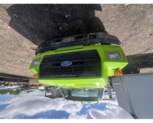 FORD F700 Grille