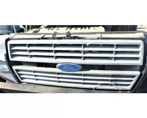 FORD F700 Grille