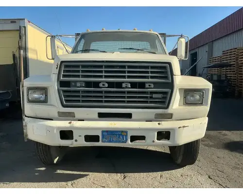 FORD F700 Grille