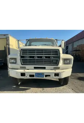 FORD F700 Grille
