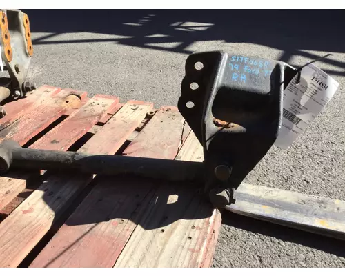 FORD F700 SPRING HANGER