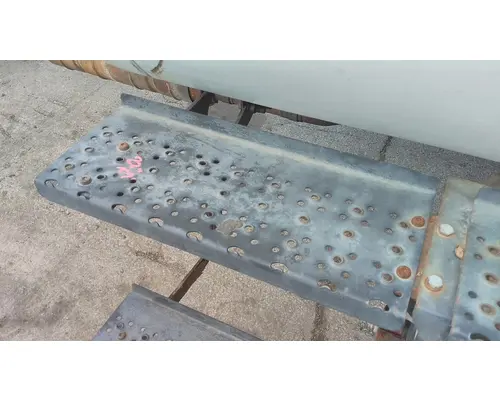 FORD F750SD (SUPER DUTY)  CAB STEP