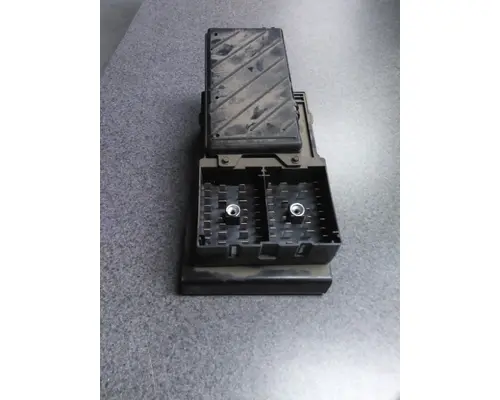 FORD F750SD (SUPER DUTY)  FUSE BOX