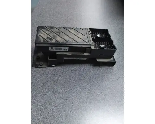 FORD F750SD (SUPER DUTY)  FUSE BOX