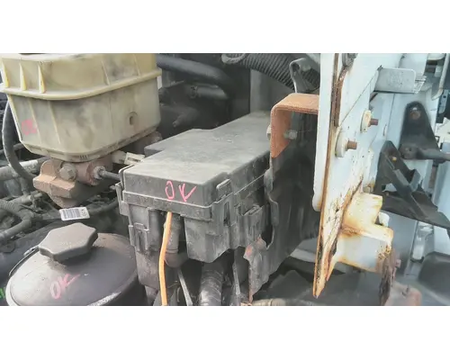 FORD F750SD (SUPER DUTY)  FUSE BOX