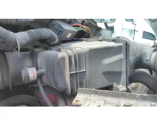 FORD F750SD (SUPER DUTY) AIR CLEANER