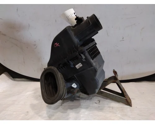 FORD F750SD (SUPER DUTY) AIR CLEANER