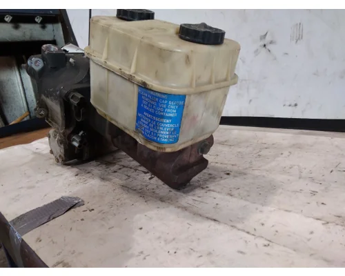 FORD F750SD (SUPER DUTY) BRAKE MASTER CYLINDER