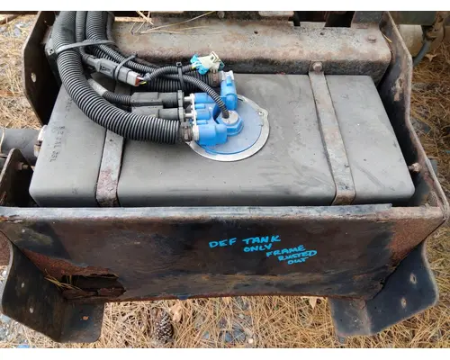 FORD F750SD (SUPER DUTY) DEF TANK