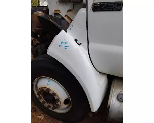 FORD F750SD (SUPER DUTY) FENDER EXTENSION