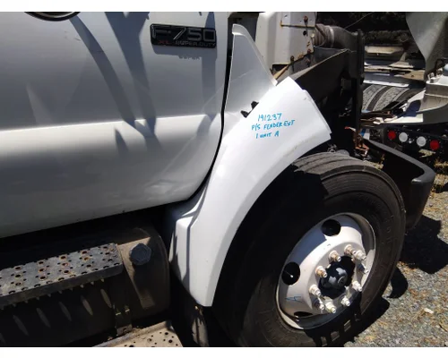 FORD F750SD (SUPER DUTY) FENDER EXTENSION