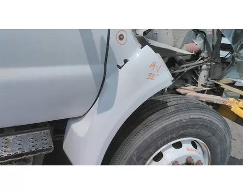 FORD F750SD (SUPER DUTY) FENDER EXTENSION