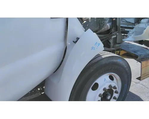 FORD F750SD (SUPER DUTY) FENDER EXTENSION