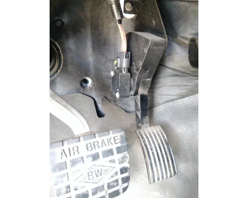 FORD F750SD (SUPER DUTY) FOOT PEDAL