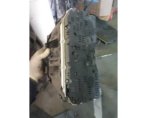 FORD F750SD (SUPER DUTY) GAUGE CLUSTER