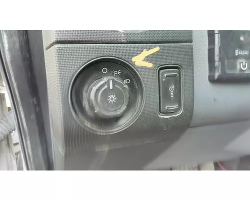 FORD F750SD (SUPER DUTY) HEADLAMP SWITCH