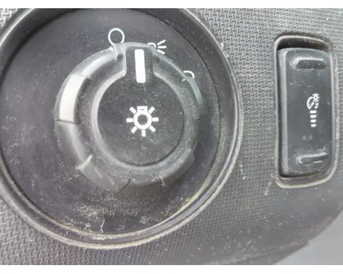 FORD F750SD (SUPER DUTY) HEADLAMP SWITCH