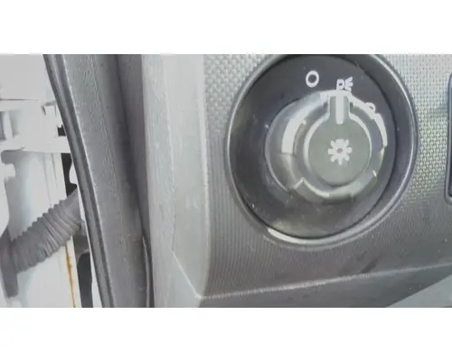 FORD F750SD (SUPER DUTY) HEADLAMP SWITCH