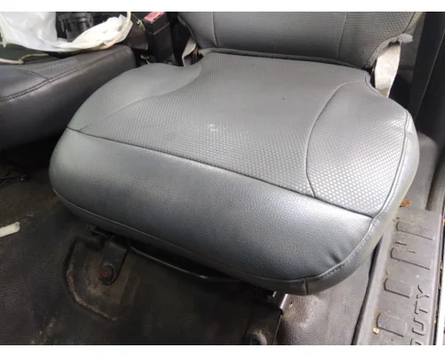 FORD F750SD (SUPER DUTY) SEAT, FRONT
