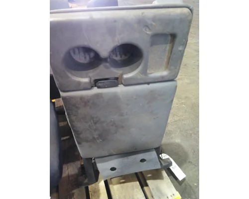 FORD F750SD (SUPER DUTY) SEAT, FRONT