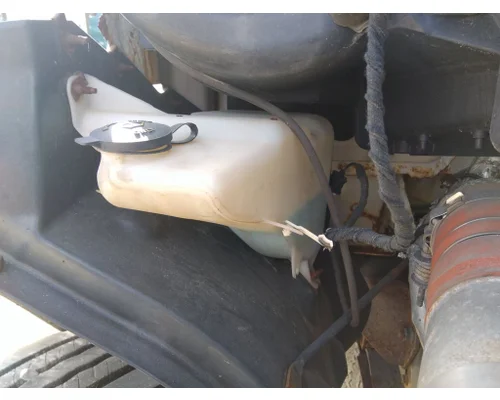 FORD F750SD (SUPER DUTY) WINDSHIELD WASHER RESERVOIR