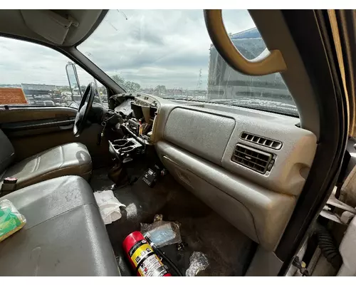FORD F750 Cab