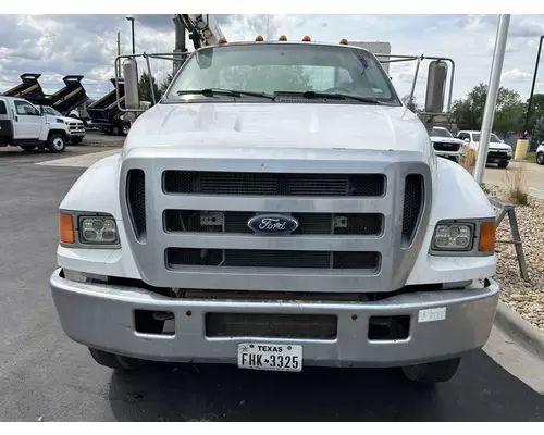 FORD F750 Grille