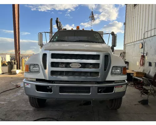 FORD F750 Grille