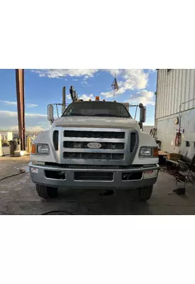 FORD F750 Grille