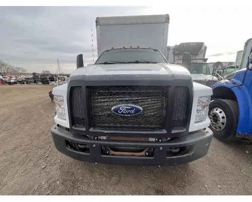 FORD F750 Grille