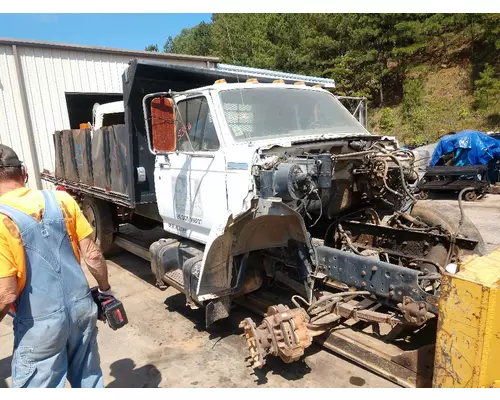 FORD F800 Cab