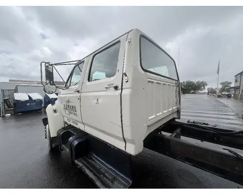 FORD F800 Cab
