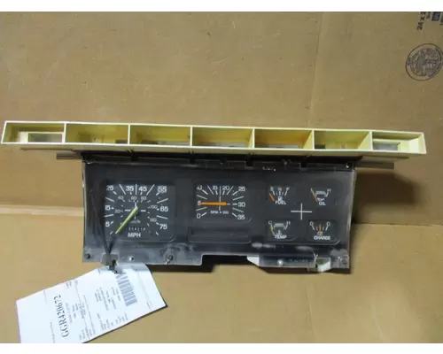 FORD F800 GAUGE CLUSTER