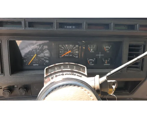 FORD F800 GAUGE CLUSTER