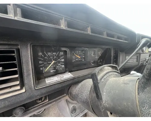 FORD F800 Instrument Cluster